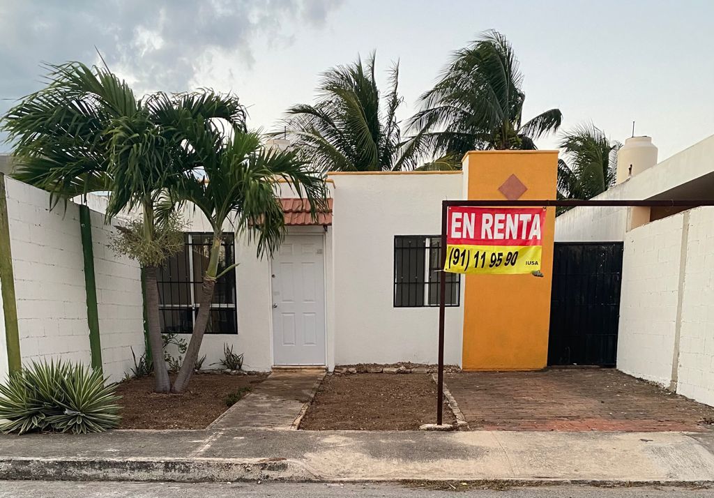 Casa en renta ubicada en Almendros Ciudad Caucel. - H y M Bienes Raíces -  Mérida Yucatán